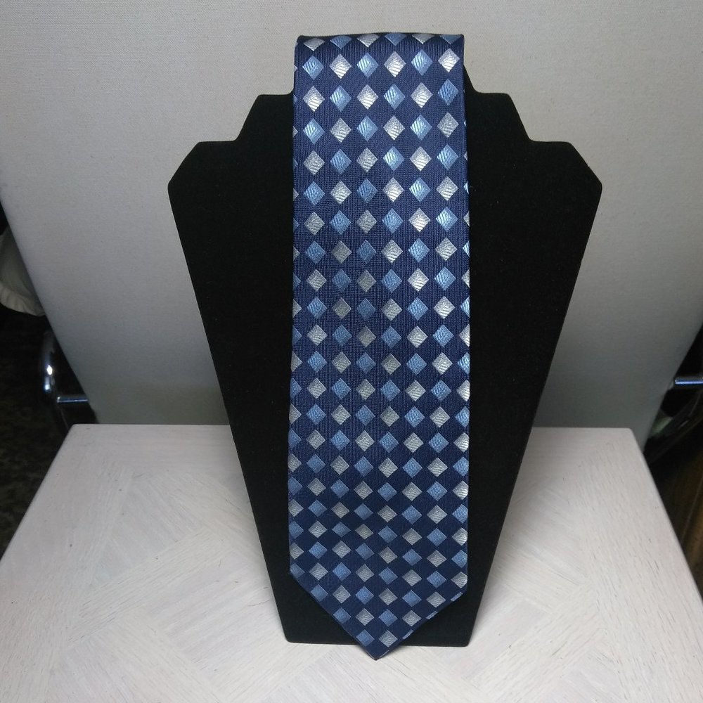 "Pierre Cardin" Diamond Design Tie - Picture 2 of 10
